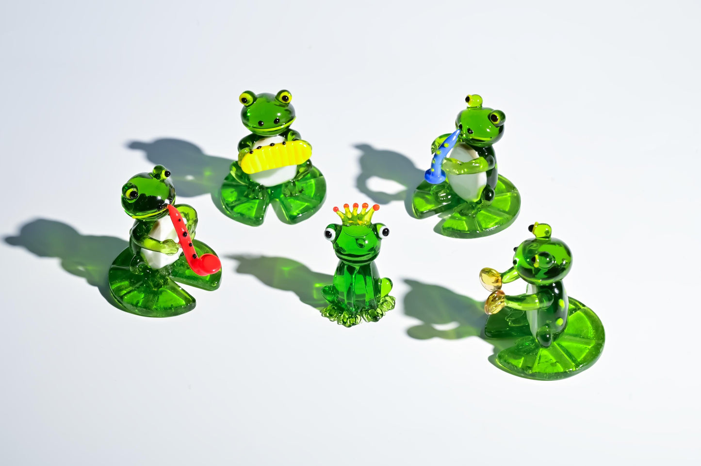 Handcrafted Glass Frog Sculpture, Handmade Glass Frog | Frog Figurine | Blown Glass Animal Ornament | Cute Desk Decor | Gift for Frog Lovers