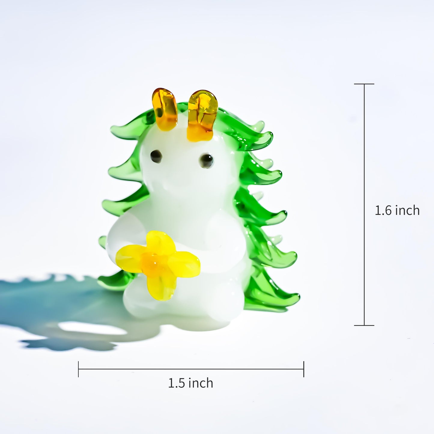 Hand-Blown Glass Hedgehog Figurine, Clear Mini Hedgehog Sculpture, Cute Desk Ornament, Gift for Aquarium Lovers and Collectors, Christmas